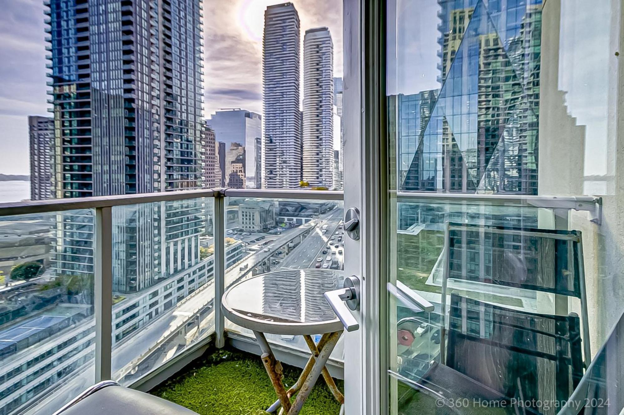 Globalstay Yonge St Condos Toronto Zewnętrze zdjęcie